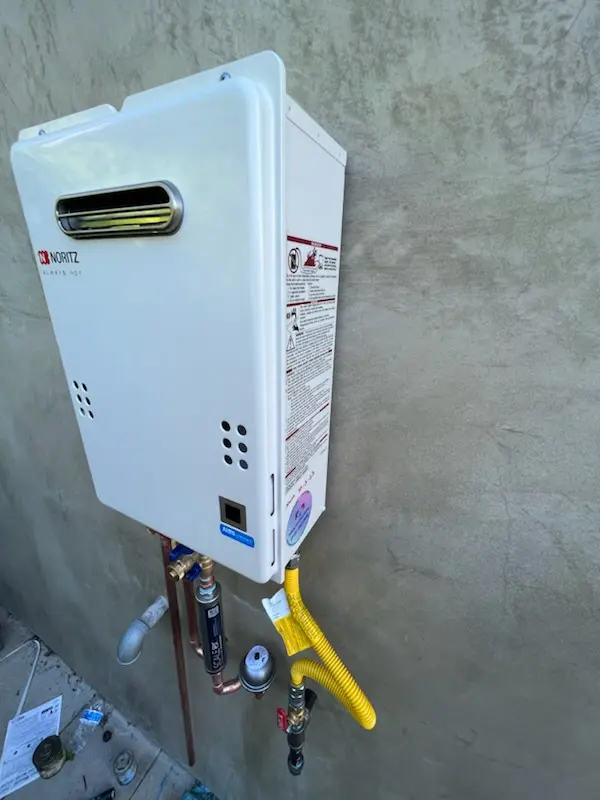 Tankless water heater installation for Como Springs homes